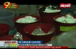 Es krim ini kini menjadi tren di kalangan anak muda. Omset per hari bisa mencapai 3 juta. Tersedia 6 ragam rasa buah dan tinggal pesan sesuai selera.Es krim ini kini menjadi tren di kalangan anak muda. Omset per hari bisa mencapai 3 juta. Tersedia 6 ragam rasa buah dan tinggal pesan sesuai selera.