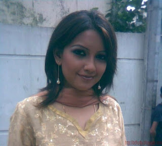 YouTube Bangladeshi model Nawsheen | latest hot photo sexy-video