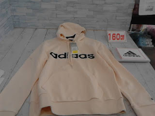 未使用品　子供服　１６０㎝　adidas　プルオーバー　２９８０ 円