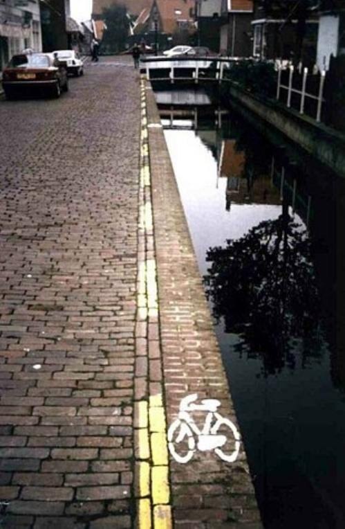 Funny Bicycle Lanes Fail