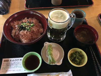 本わさび丼とわさびビール