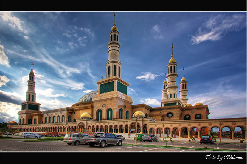 All about Indonesia: Kemegahan Masjid Islamic Center 