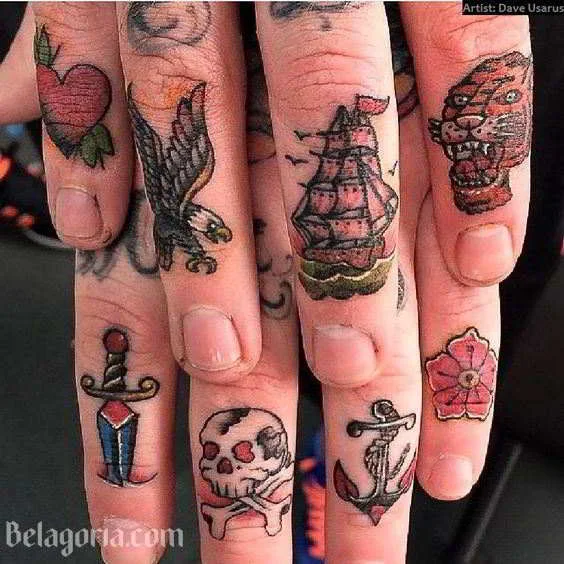 un tatuaje sencillo en la mano