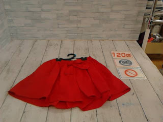 中古品　子供服　１２０㎝　赤　スカート　１００円
