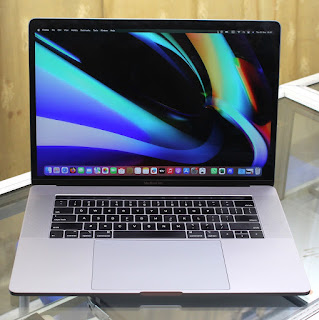 Macbook Pro Retina TouchBar Core i7 2019 15" Dual VGA