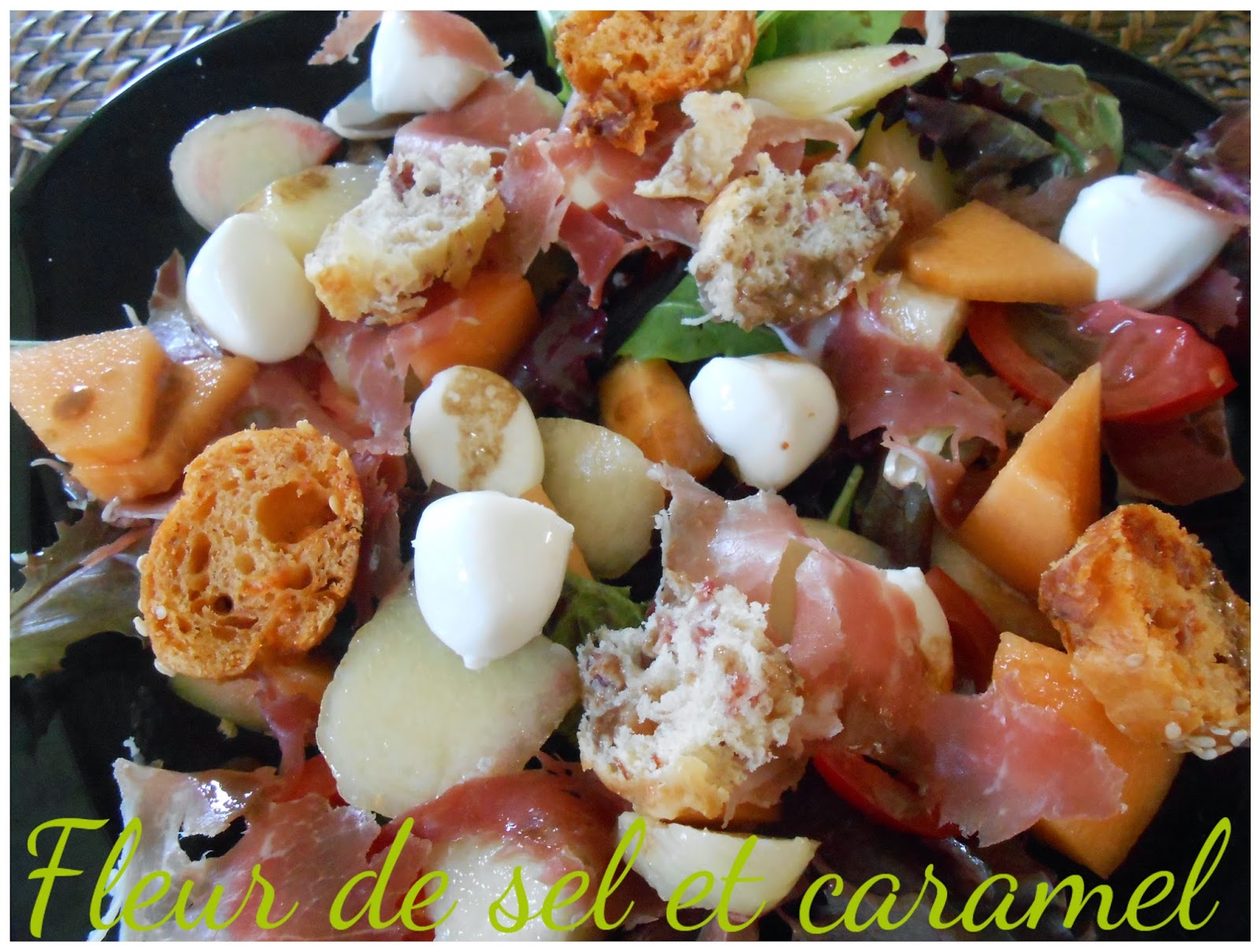 Salade aux pêches et jambon de parme