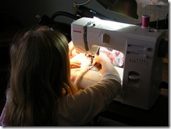 2011_1202Tarynsewing0002