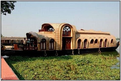 Indian houseboats Seen On coolpicturesgallery.blogspot.com