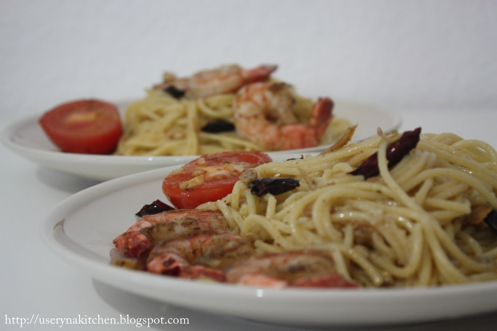 A little tiny kitchen: spicy prawn and spaghetti aglio olio