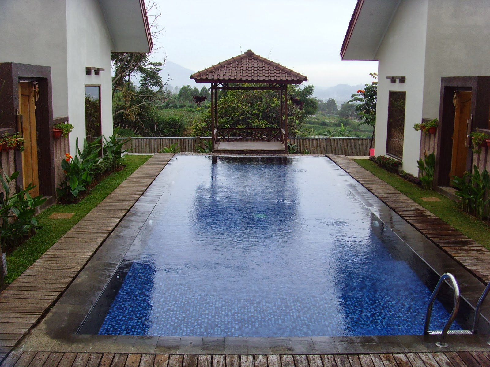   villa omah angkul angkul lembang villa lembang menawarkan villa
yang 