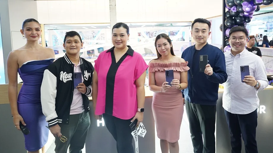 World's Thinnest Foldable Phone HONOR Magic V2 Now Available, HONOR Opens New Experience Store at SM Megamall Cyberzone