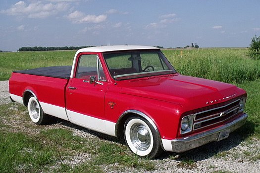 This 1967 Chevy Truck sports a 2002 Silverado 48L engine 