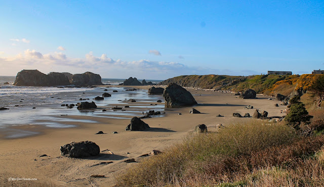 copyright RocDocTravel.com geology travel trips roadtrip Oregon coast Bandon beach