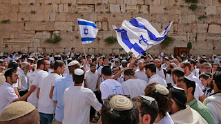 Centenas de feridos  em novos confrontos em Jerusalém