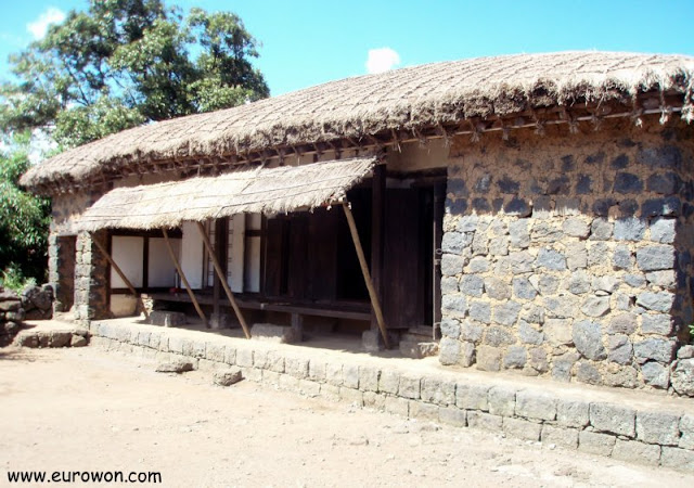 Casa tradicional coreana de la isla Jeju