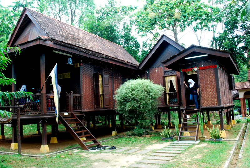 .: RUMAH MELAYU NUSANTARA