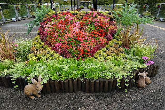 鳥取県西伯郡南部町鶴田　とっとり花回廊　プロムナード橋