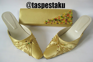 Tas Pesta dan Sandal Pesta Gold Mewah