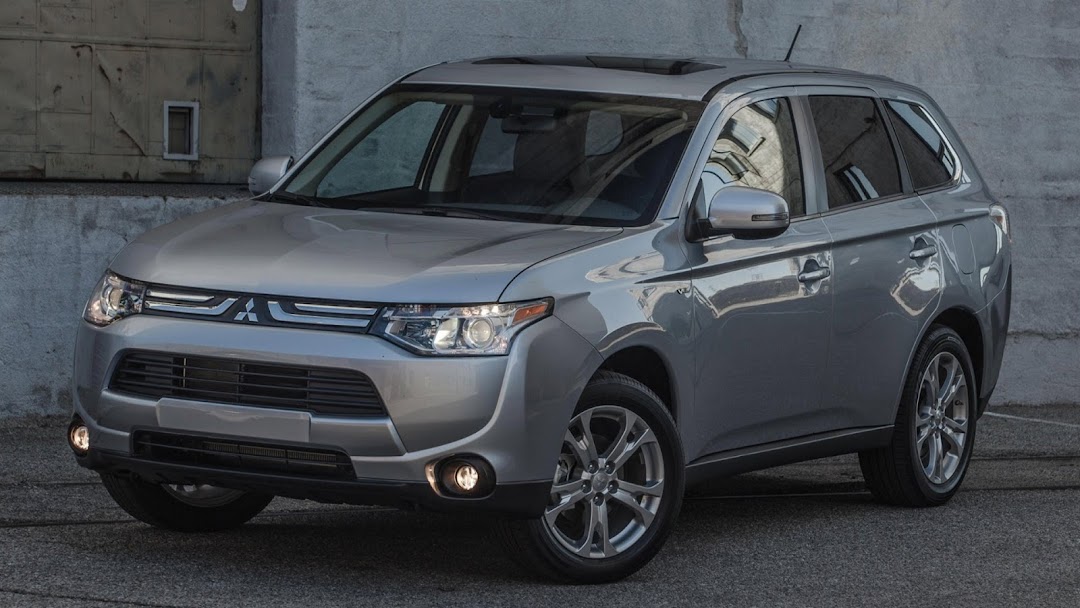 2014 Mitsubishi Outlander HD Wallpaper 3