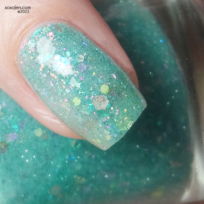 xoxoJen's swatch of Familiar Polish: Glow With Me