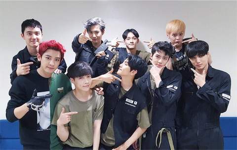 Lirik Lagu EXO - Going Crazy