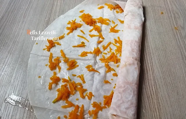 Balkabaklı Tatlı Börek-Bildiğiniz Tüm Börekleri Unutturacak-Balkabaklı Rulo Tepsi Böreği