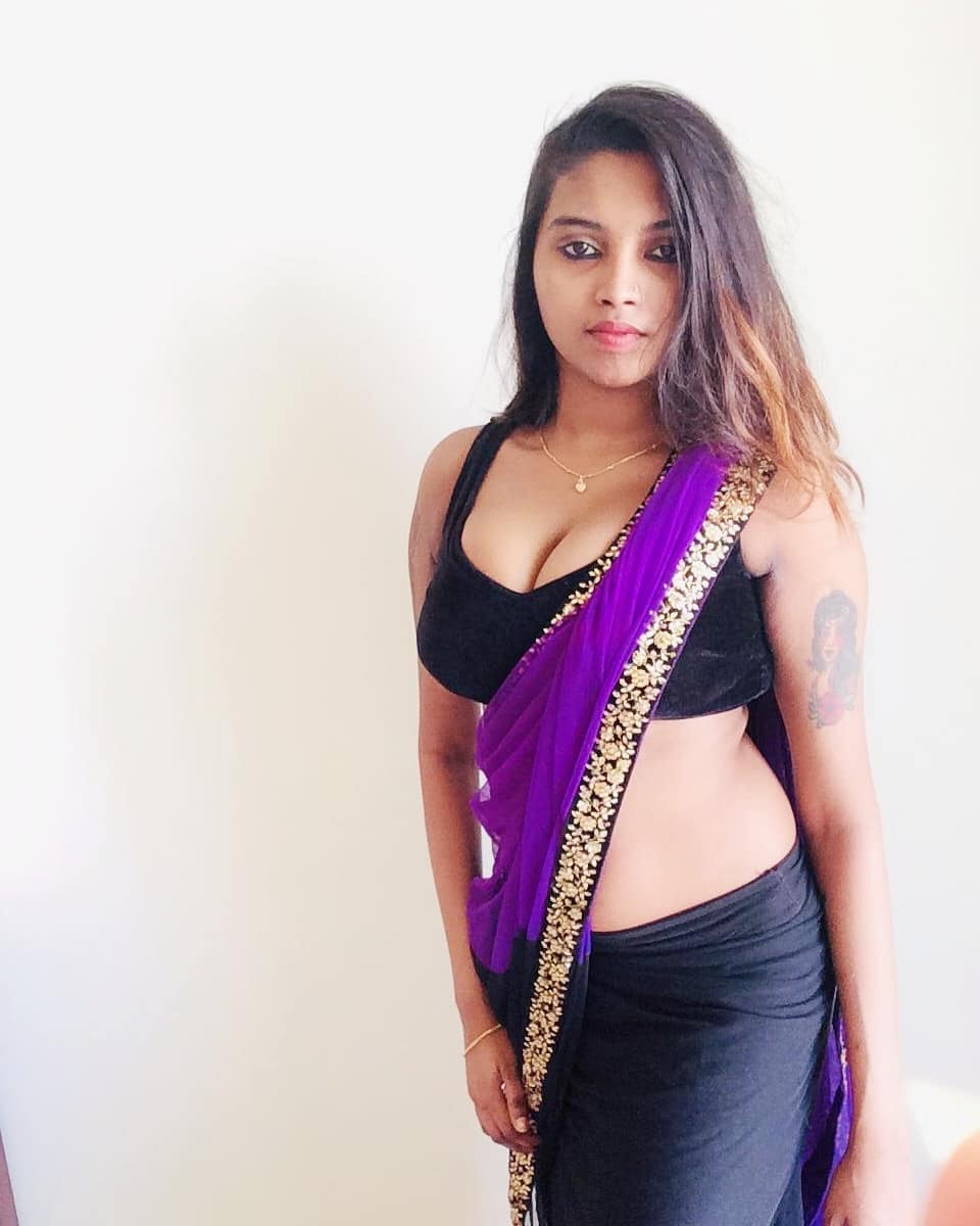 Actress Elakkiya Hot Photos in Blue Saree