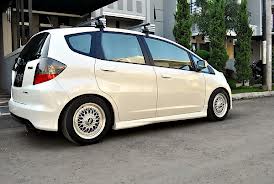 mobil drag honda jazz,  cutting sticker honda jazz silver,  motif sticker mobil jazz,  mobil jazz modifikasi,  honda jazz modifikasi ceper,  motif sticker jazz silver, 