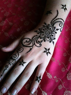 Best Designer Mehndi Of Happy Eid 2017