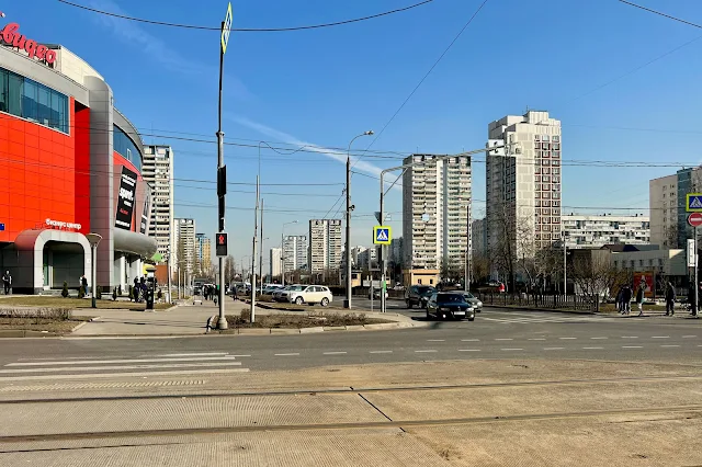 улица Кулакова, Строгинский бульвар