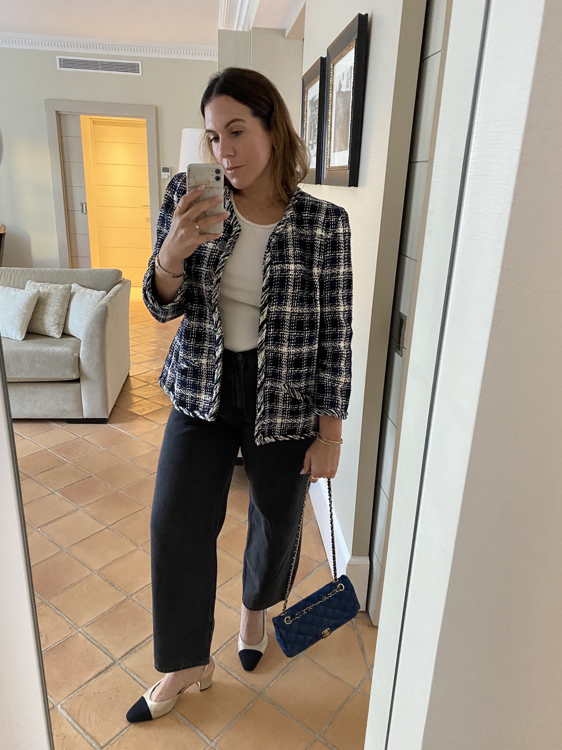 travel outfit south of france vintage chanel jacket levi's dad jeans