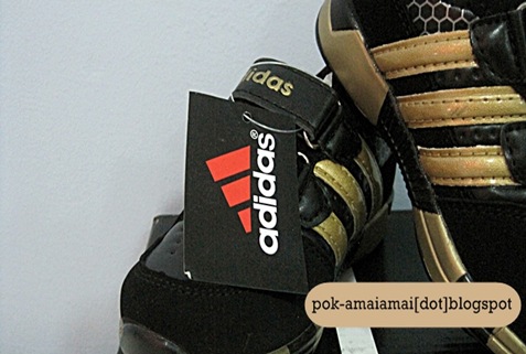 adidas hitam close