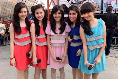 Koleksi Foto-Foto GirlBand Blink