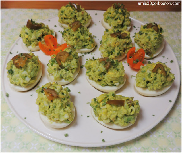 Huevos Rellenos Con Aguacate Por San Patricio