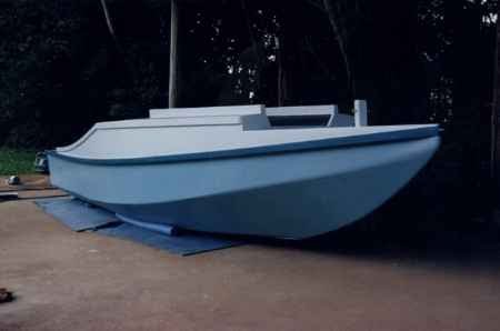 WAVE PROPULSION: DORADO BOAT.