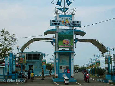 Pintu Masuk ke Pantai Alam Indah Tegal