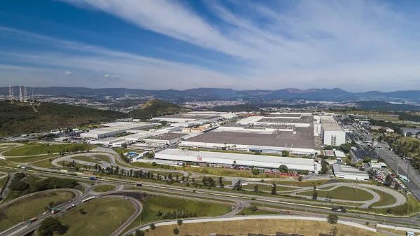 fábrica da Fiat, inaugurada em 9 de julho de 1976