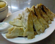 康定路貴陽街口貴陽餃子館之懷念中華路鐵道旁滋味內餡飽滿口感紮實之韭黃鍋貼1個NT$7