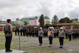 Heri Wibowo Pimpin Upacara PTDH Bagi Personel Jayawijaya