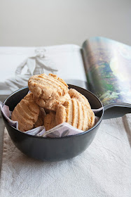 Biscotti con farina di arachidi gluten-free