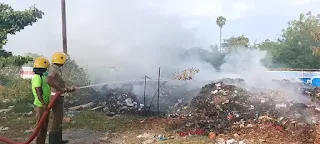 அமைச்சர் இருந்த இடம் அருகே கொழுந்து விட்டு எரிந்த குப்பை