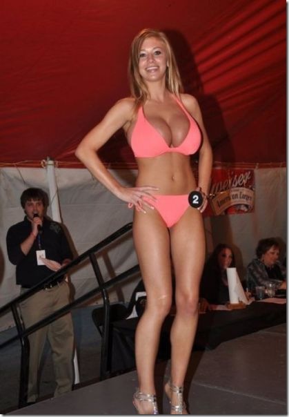 danielle-houghton-boobs-16