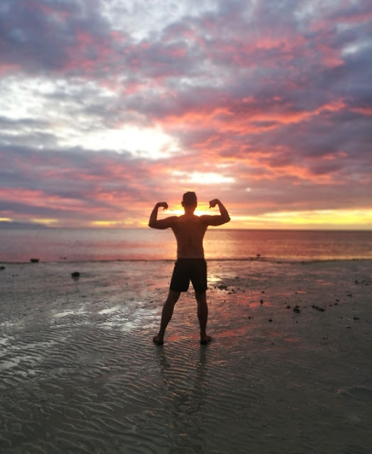 Sunset-Maravilla-Beach-Tabuelan-Cebu-Guide