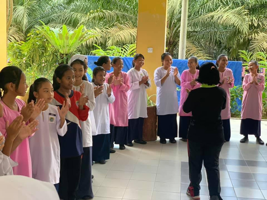 Kempen Cerahi Kehidupan Bersama TOP Amalkan Norma Baharu Bantu Anak Orang Asli Kembali ke Sekolah Dengan Selamat