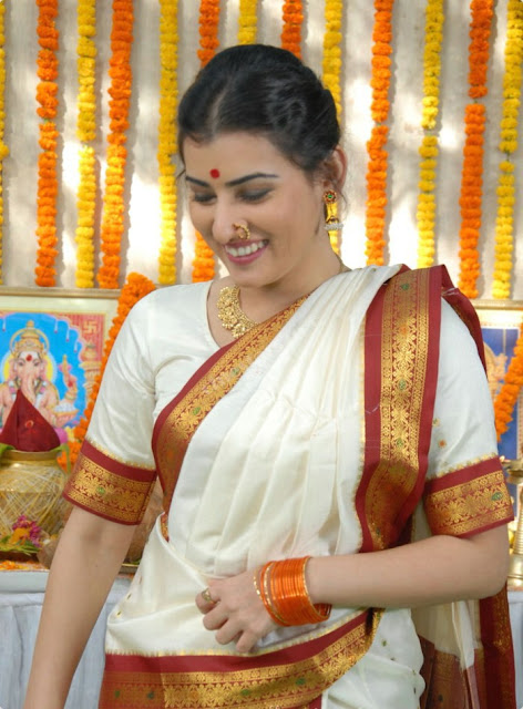 Acress Archana White Saree Photos