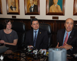 President of Honduran Congress, Juan Orlando Hernández and US Amb. Hugo Llorens