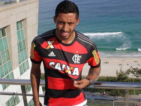 Oficial: El Benfica cede a César al Flamengo Oficial: El Benfica cede a César al Flamengo