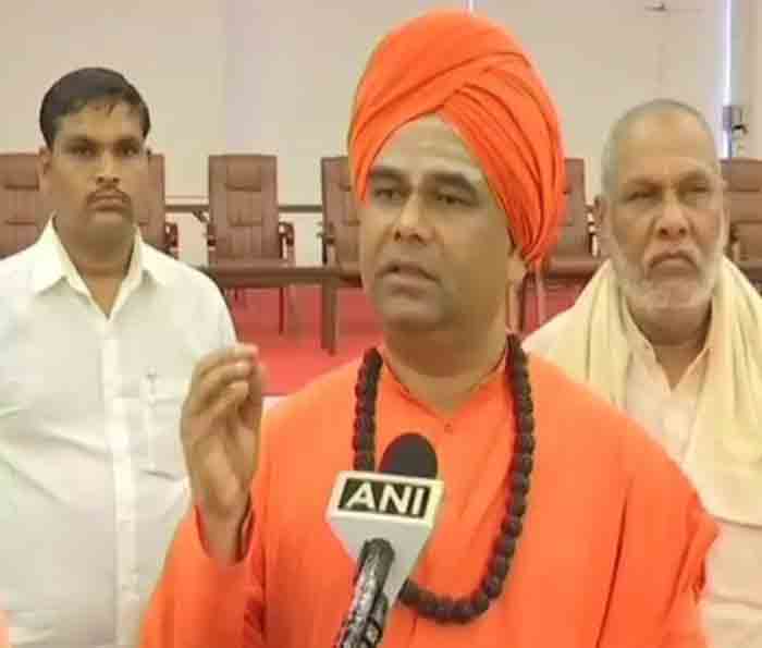 Bangalore, Karnataka, News, Top-Headlines, Government, Chief Minister, Death, Suicide, MLA, State, BJP, Rampant corruption in Karnataka, state govt takes 30% cut from grants for mutts, alleges top Lingayat seer.