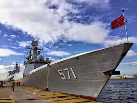 Τα μηνύματα με πολλούς αποδέκτες που στέλνει το κινεζικό Ναυτικό…