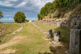 Gran Pórtico - Apolonia de Iliria, Albania por El Guisante Verde Project